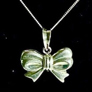 Akj Stunning Italian Sterling Silver Bow Pendant & 17” Sterling Chain